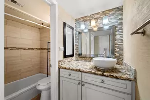 421 Emerson St, Houston, TX 77006 - Photo 5