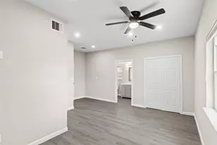 8402 Bassett St, Houston, TX 77051 - Photo 11