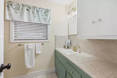 1833 W Decker Avenue, Orange, NH 77632 - Photo 17