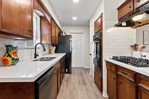 2205 Buchanan Dr, Baytown, TX 77520 - Photo 13