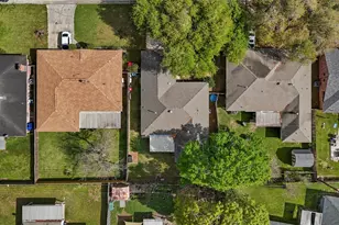 2205 Buchanan Dr, Baytown, TX 77520 - Photo 35