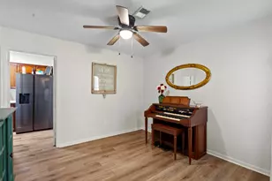 2205 Buchanan Dr, Baytown, TX 77520 - Photo 7