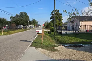 14548 Gainesville St, Houston, TX 77015 - Photo 25