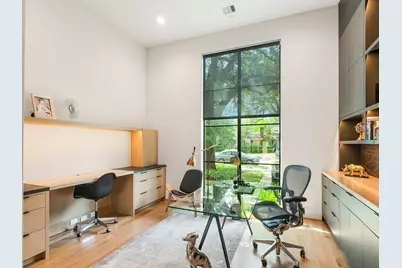 4024 Chatham Lane, Houston, TX 77027 - Photo 9