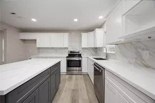 11302 White Gate Ln, Houston, TX 77067 - Photo 17