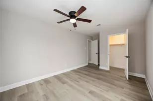 11302 White Gate Ln, Houston, TX 77067 - Photo 13