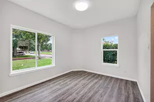 8310 Wild Rose St, Houston, TX 77083 - Photo 23