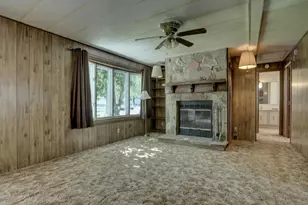 2746 Shady Creek Ln, Freeport, TX 77541 - Photo 5