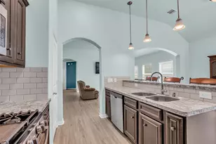 15031 Meadow Glen N, Conroe, TX 77306 - Photo 7