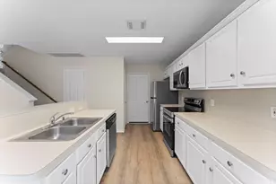 7 Verbena Bend Pl, The Woodlands, TX 77382 - Photo 3