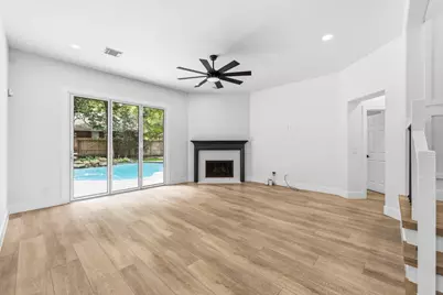 138 W Stockbridge Landing Circle, The Woodlands, TX 77382 - Photo 5