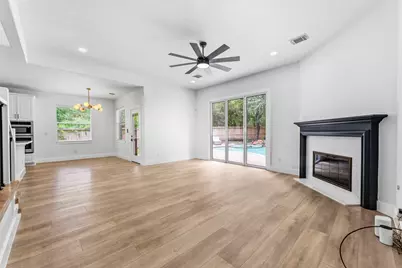 138 W Stockbridge Landing Circle, The Woodlands, TX 77382 - Photo 7