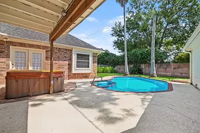 15814 Lake Lodge Drive, Houston, TX 77062 - Photo 31