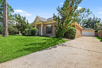 15814 Lake Lodge Drive, Houston, TX 77062 - Photo 3