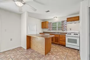 612 Harvey St, Clute, TX 77531 - Photo 9
