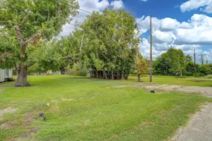 612 Harvey St, Clute, TX 77531 - Photo 35
