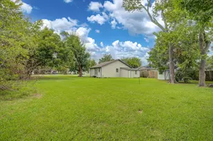 612 Harvey St, Clute, TX 77531 - Photo 33