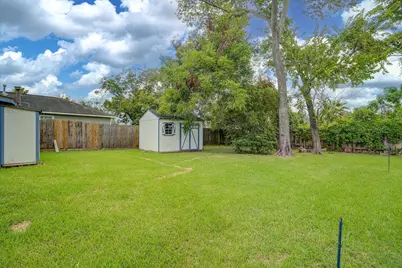 612 Harvey Street, Clute, TX 77531 - Photo 29