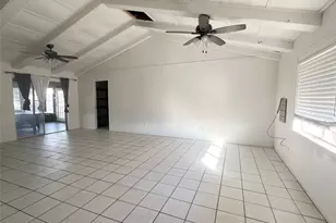 204 Meadowview Dr, El Campo, TX 77437 - Photo 7