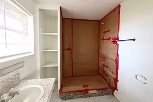 204 Meadowview Dr, El Campo, TX 77437 - Photo 19