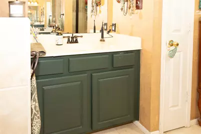 1015 Highland Woods Drive, Highlands, TX 77562 - Photo 19