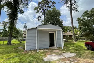 17042 Laurelwood Dr, Channelview, TX 77530 - Photo 3