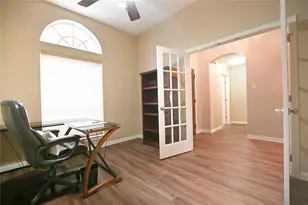 203 Colony Creek Dr, Dickinson, TX 77539 - Photo 7