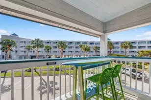 6102 Seawall Blvd, Galveston, TX 77551 - Photo 7