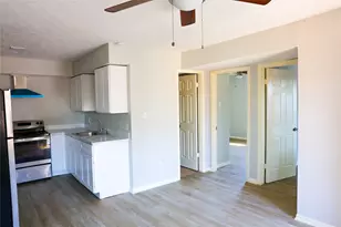 909 Yorkshire St St, Houston, TX 77022 - Photo 11