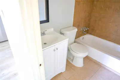 909 Yorkshire St Street #8, Houston, TX 77022 - Photo 15