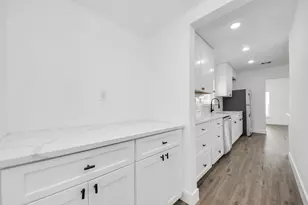 1203 W 6th St, Freeport, TX 77541 - Photo 19