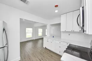 1203 W 6th St, Freeport, TX 77541 - Photo 17