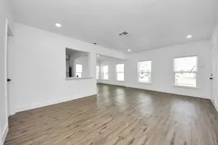 1203 W 6th St, Freeport, TX 77541 - Photo 9