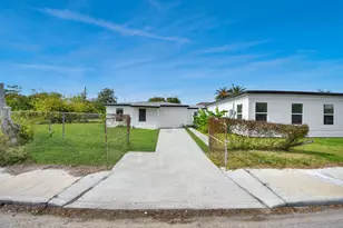 1203 W 6th St, Freeport, TX 77541 - Photo 5