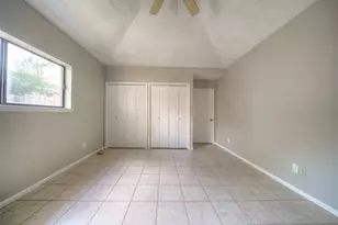 25 Shady Oak Ln, Panorama Village, TX 77304 - Photo 13