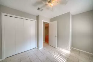 25 Shady Oak Ln, Panorama Village, TX 77304 - Photo 9