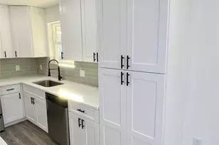 8803 Cottage Gate Ln, Houston, TX 77088 - Photo 9