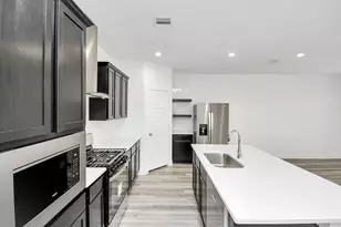 12316 Basilwood Dr, Houston, TX 77047 - Photo 11