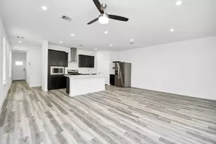 12316 Basilwood Dr, Houston, TX 77047 - Photo 5