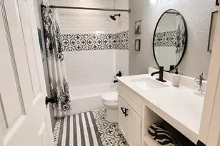 2043 Des Jardines St, Houston, TX 77023 - Photo 5