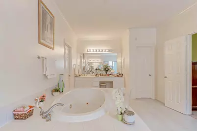 6131 Stoney Brook Drive, Houston, TX 77036 - Photo 17