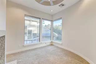 3 Hillside View Pl, The Woodlands, TX 77381 - Photo 15