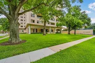 1400 Hermann Dr, Houston, TX 77004 - Photo 23