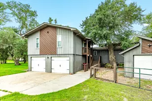1 Buffalo Ct, Lake Jackson, TX 77566 - Photo 3