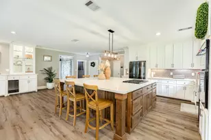 1 Buffalo Ct, Lake Jackson, TX 77566 - Photo 9