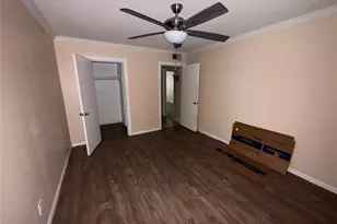 5208 Arboles Dr, Houston, TX 77035 - Photo 5