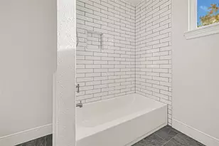 1923 Spillers Ln, Houston, TX 77043 - Photo 25