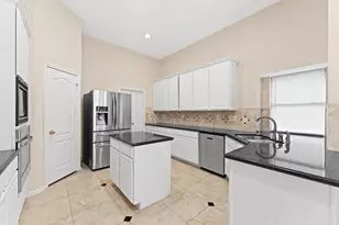 12526 Cherry Creek Bend Ln, Houston, TX 77041 - Photo 11