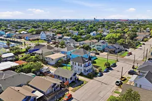 2115 26th St, Galveston, TX 77550 - Photo 29