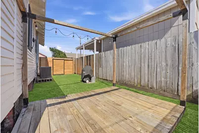 2115 26th Street, Galveston, TX 77550 - Photo 23